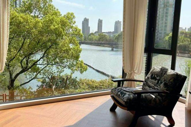 3 Brs, 2 Baths, Floor heating/Central ac,170 sqm, River View @ Shanghai Children Medical Centre L8