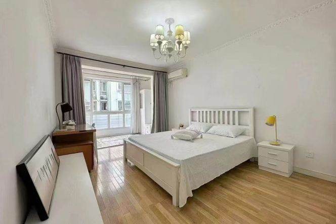 Modern 2br/90sqm & elevator/oven@W Nanjing Rd & Line 2/12/13