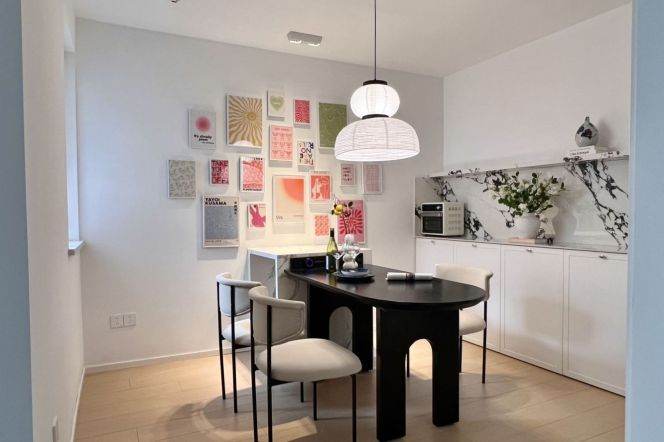 Spacious&Modern 1Br/2Lr/1Bt Close to L2/11 Jiangsu Rd Metro Station 