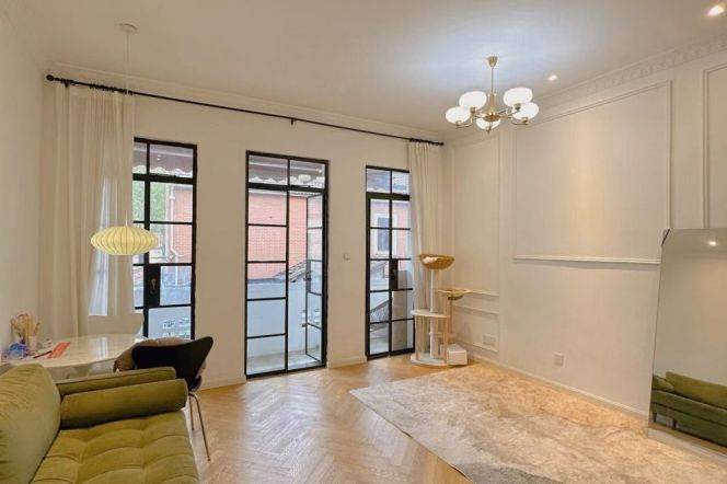 balcony- shanghai historical building- comfortable @ Yueyang Road 