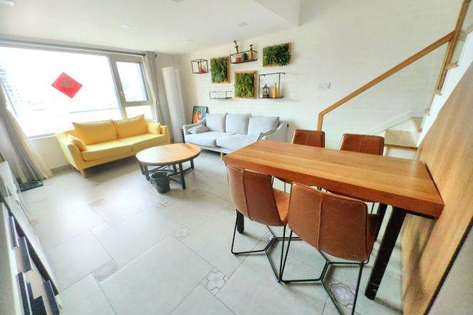 2br, oven, steaming, New compound, gym, next to malls & subway,8.5k