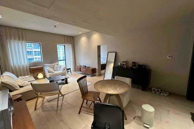 2 Brs, 2 Baths, Floor heating/Central ac, 120 sqm @ Jingan temple L2&7