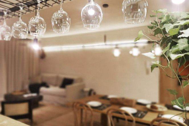 2 Brs, 2 Baths with Open Balcony/Central ac/Oven, 120 sqm @ Xujiahui station L9