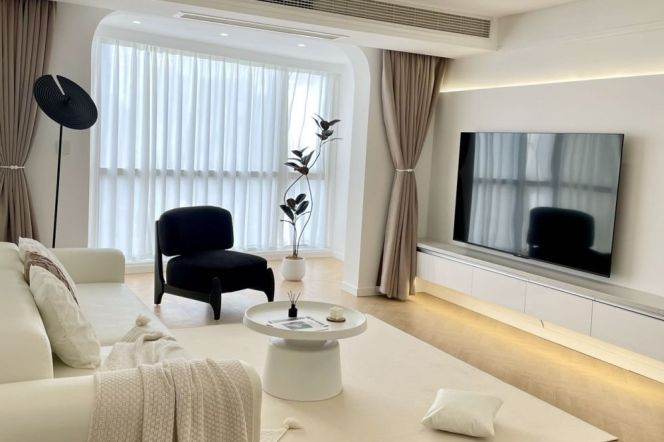 3 Brs, 2 Baths with Floor heating/Central ac/Oven, 150 sqm @ Zhongxing metro L8