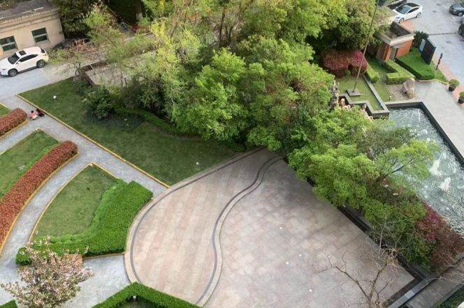 modern duplex 4brs floor heating balcony in Zhong shan park line 2,3,4 only 33K 