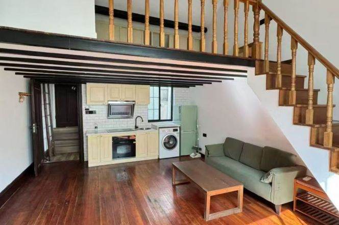 Bright loft 1 BR APT Shaoxing Rd Shanxi(s) Rd 5.5k