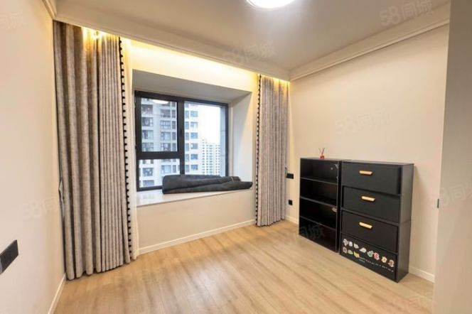Morden&Bright 3Bdrs 2Baths /Floor Heating @Wuzhong Rd &Line 15