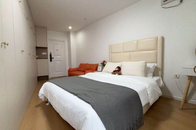   Spacious-Fashion-lift-1Br-Nr Huadong Jiaotong uni-Caoyang rd/Putuo area/L3/4/11/13/14