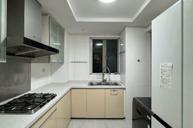 Changping Rd metro/3br2bt/central AC/floor heat/free club/tennis court/dishwasher/balcony