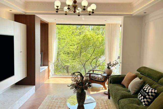 3 Brs, 2 Baths, Floor heating/Central ac,170 sqm, River View @ Shanghai Children Medical Centre L8