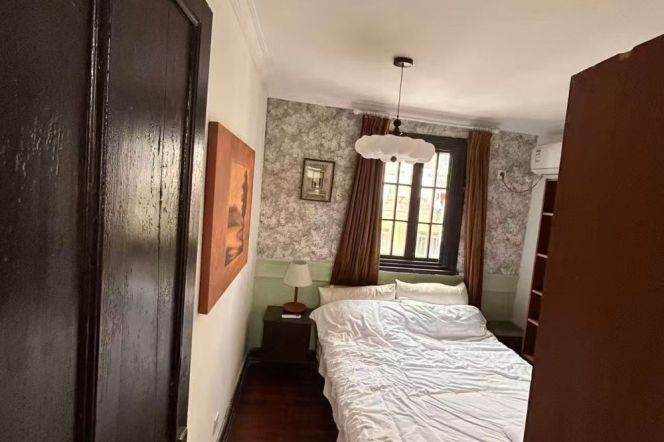 2 Brs with Private terrace, Wall heating, Oven, 90 sqm @ Middle Huaihai L13