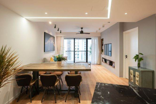 Jiangsu Rd metro/3br2bt/central AC/floor heat/outdoor balcony/oven/club/tennis court