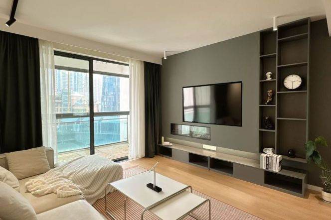 3 Brs, 2 Baths with Balcony/Wall heating/Central ac/Oven, 150 sqm @ Caoyang metro L3&4