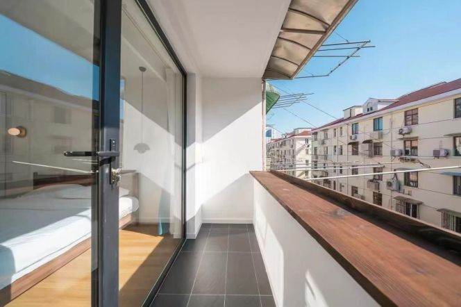  Homey 2br with Balcony nr Loushanguan Rd M2&15