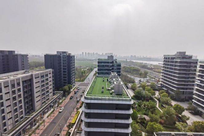 2 Brs with Open Balcony/Gym/Swimming pool @ Oriental Sports Centre L6,8&11