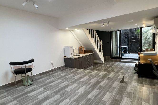 Nice yard 1Br/1Lr/1Bt apt nr Jiashan rd,M9/12