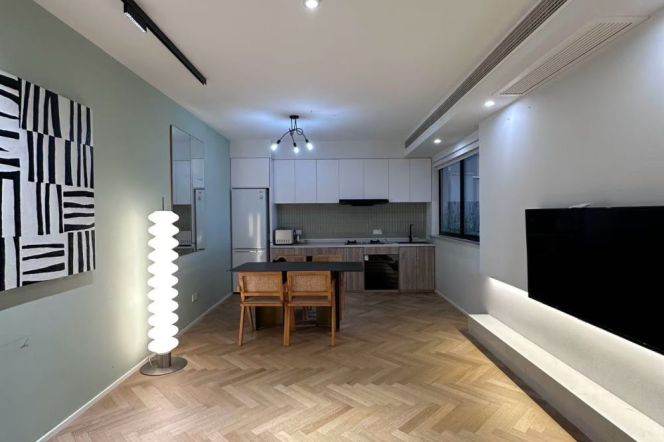 2 Brs, 2 Baths with Open Balcony/Floor heating/Oven, 120 sqm @ Shanghai Library L10