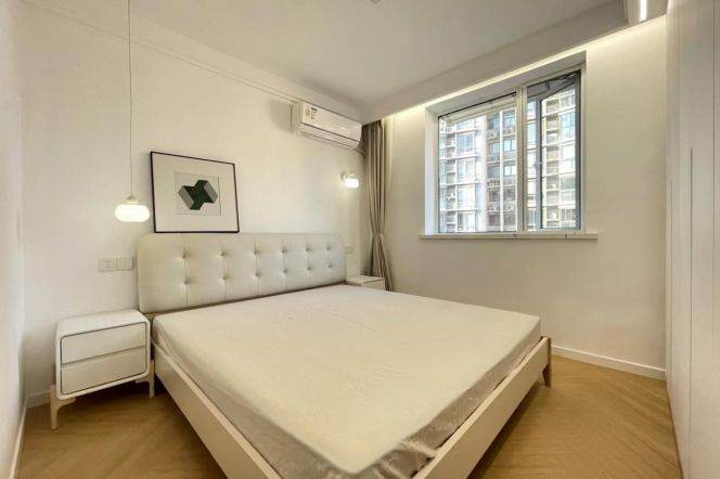 Sunny one bedroom Apt+central AC+oven near L2/11Jiangsu Rd