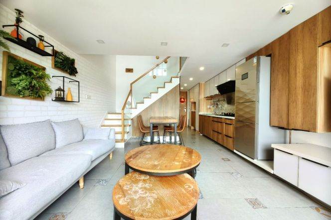 2br, oven, steaming, New compound, gym, next to malls & subway,8.5k