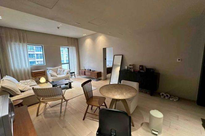 Cozy 2Br fully furnished w. Floor heating&C/A