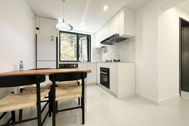 Furnished 1bd w/ oven-Changping Road