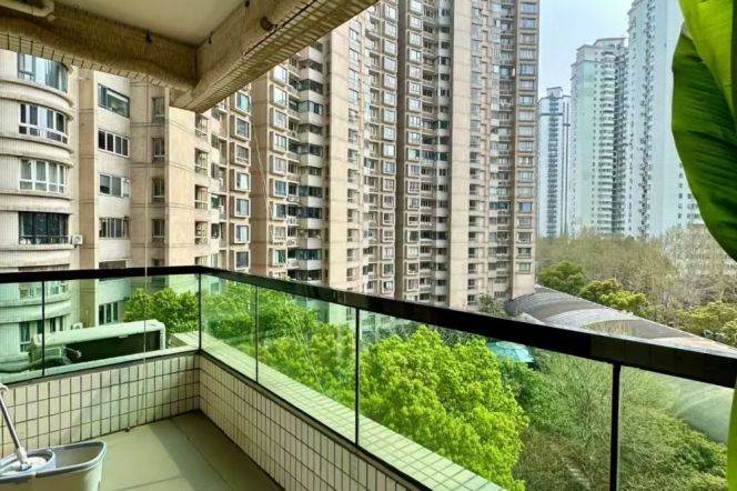 Nice 2br/150sqm & heating/balcony @Jiashan Rd & Line 9/12