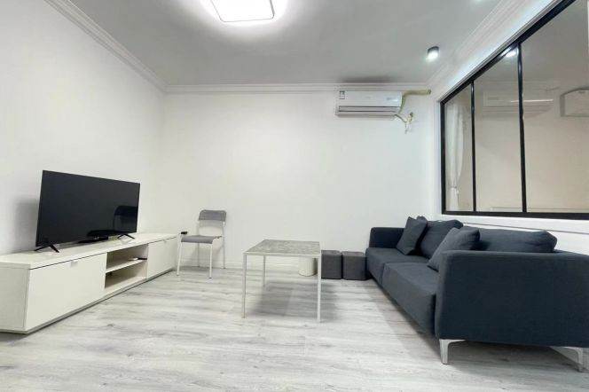 zhongshan park elevator 2BR/big living room@L2/3/4