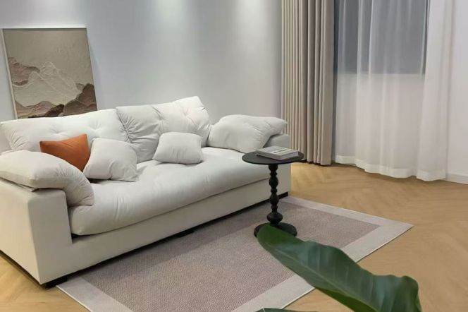 jing'an temple elevator 1BR/big living room@L2/7