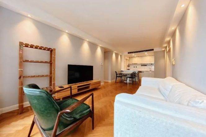 2-bdr Cozy Apt around IAPM