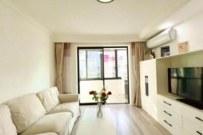 caoyang rd elevator 1BR/big living room@L3/4/11/14