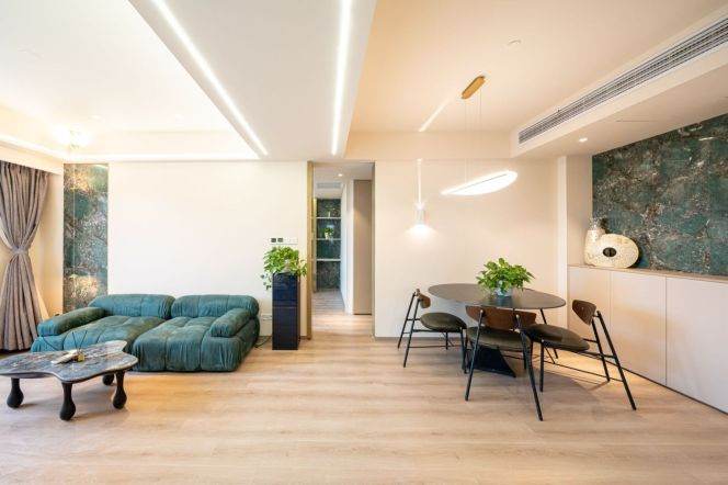 2 Brs with Private Terrace, Floor heating, Central ac, Oven, 120 sqm @ Jiashan metro L9&12