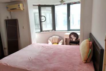 Cozy bright centre room Jiaotong university/hong qiao Lu  DHU