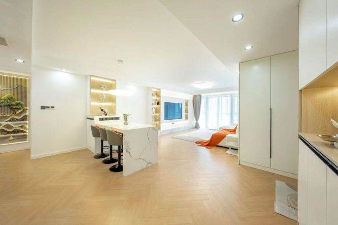 3 Brs, 2 Baths with Floor heating/Central ac/Oven, 150 sqm @ Changshou metro L7&13