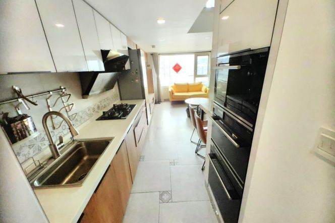 2br, oven, steaming, New compound, gym, next to malls & subway,8.5k