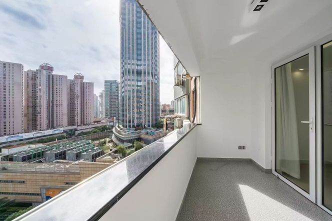 Newly 1br/110sqm & open balcony/heating @Dapuqiao & Line 9