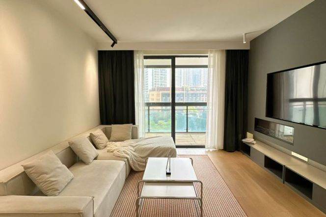 3 Brs, 2 Baths with Balcony/Wall heating/Central ac/Oven, 150 sqm @ Caoyang metro L3&4