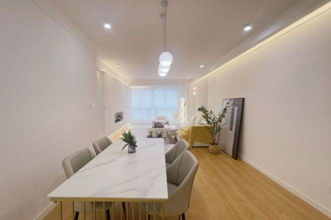 modern 2brs floor heating modern furniture in Xintiandi line 1,8,9,10,13,14 only 21.5K