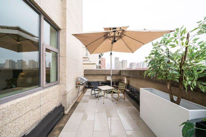 2 Brs with Private Terrace, Floor heating, Central ac, Oven, 120 sqm @ Jiashan metro L9&12