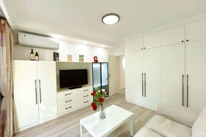 caoyang rd elevator 1BR/big living room@L3/4/11/14