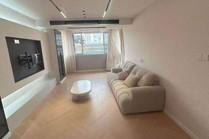 beixinjing rd Brand new 2BR/big living room/110sqm@L2