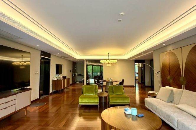Luxury residences 3br-2bath with Big Living room  @South Maoming Road