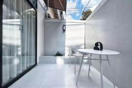 Nice terrace one bedroom Apt+Floor heating+central AC+dryer+oven @ Zhongshan Park