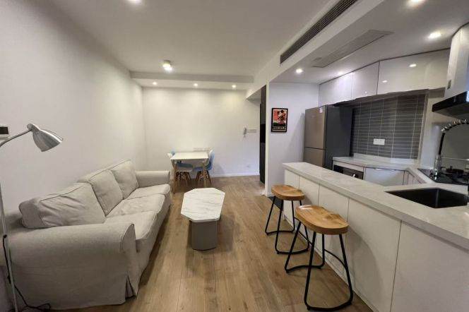 1 br near L2/L11 jiangsu rd station+elevator