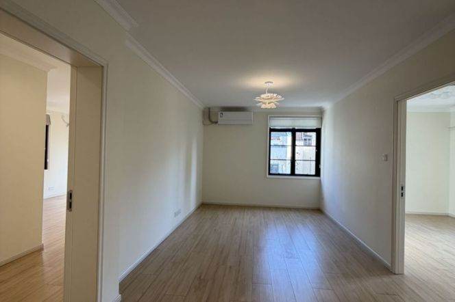 Cozy 2br with lots of windows @South Shanxi Road