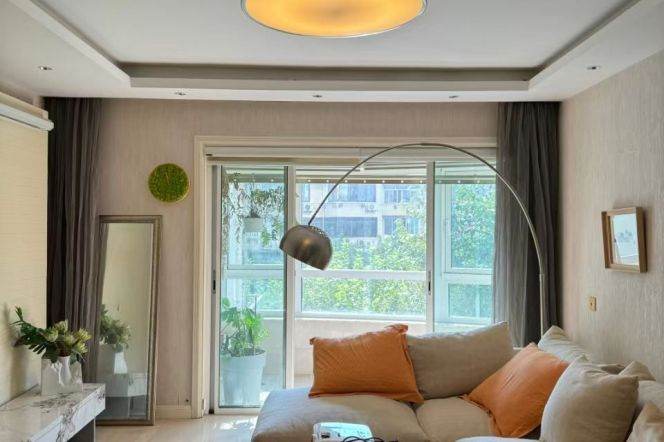 Nice 3Brm With A Balcony Near Line 2/7 Jing'an Temple 