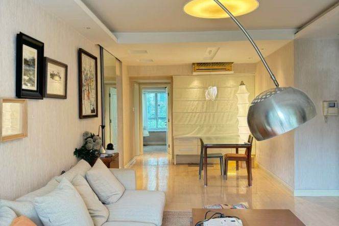 Nice 3Brm With A Balcony Near Line 2/7 Jing'an Temple 