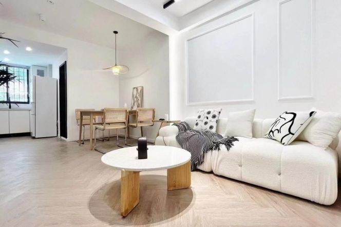 Nice terrace one bedroom Apt+Floor heating+central AC+dryer+oven @ Zhongshan Park