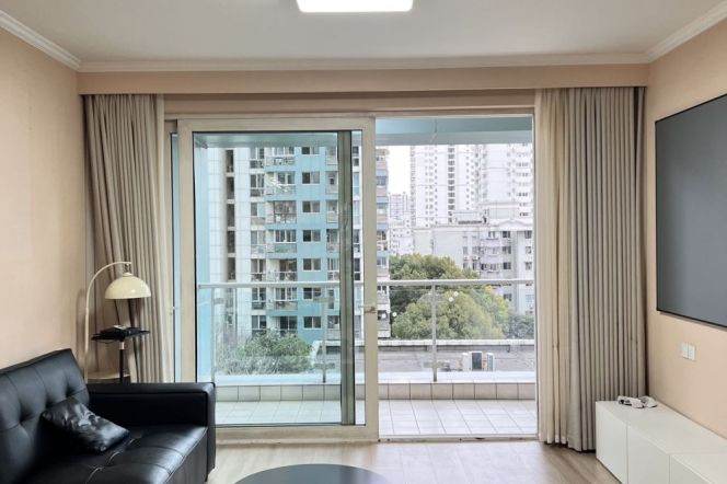 Open balcony 2Bdrs &2Bths elevator apt+Central AC@Zhaojiabang Rd