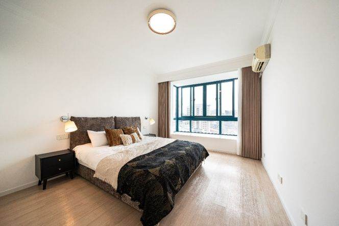  Spacious 3+1br @Yishan Road,Xujiahui