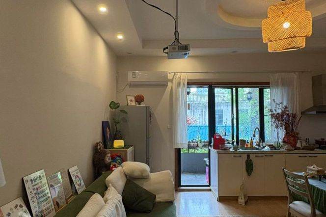 Good lighting 2brs with balcony near Jiaotong University